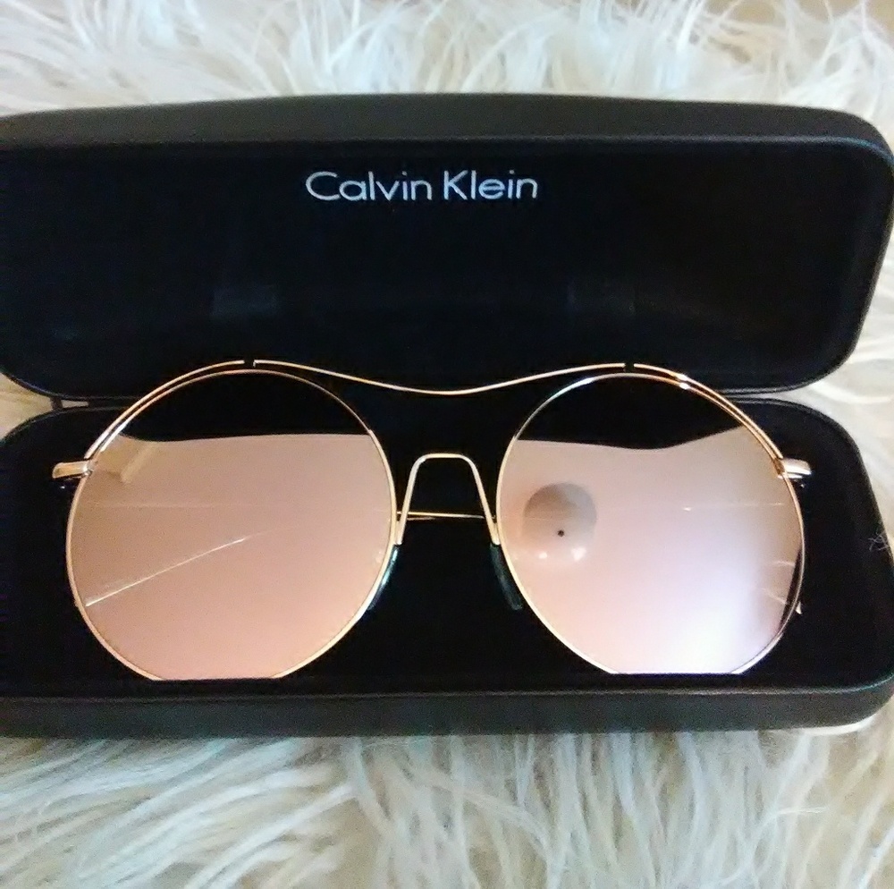 Brand new without tags Sunnies